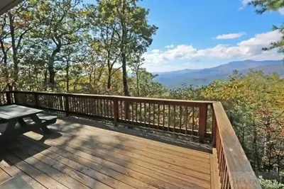 Image de The Secret Shack - Blowing Rock, Big Deck Views, Hot Tub, Romantic, Secluded