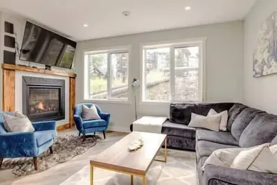 Image de Ski in Ski Out with Huge Game Room and Hot Tub