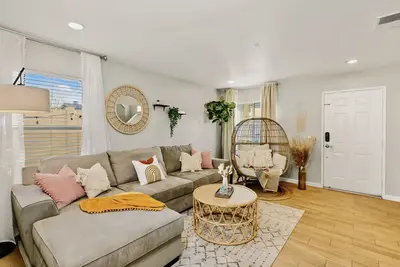 Image de Charming Getaway 7 mins from Disneyland!