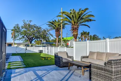 Image de Spa+Pool+Yard Games+2 Master+Upscale Area+Spacious