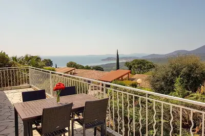 Image de Villa with magnificent panoramic sea views and right by the pool