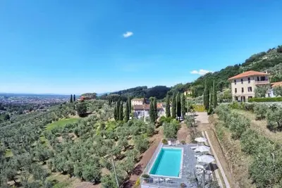 Image de High End Villa With Classic Pool & Design