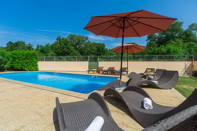 Image de 2-4 persons, pool, only 200m from the beach, parking, quiet area.
