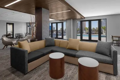 Image de Vacation is Calling! 2 Classy Units, On-Site Bar, Near Sunsets at Pier 60