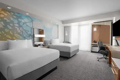 Image de Your Home Away From Home! 3 Great Units, On-Site Restaurant, Outdoor Pool