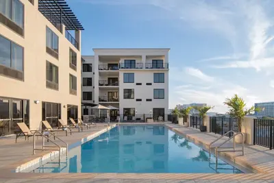 Image de Relax and Recharge! ! 4 Comfortable Units, On-Site Restaurant and Bar, Pool