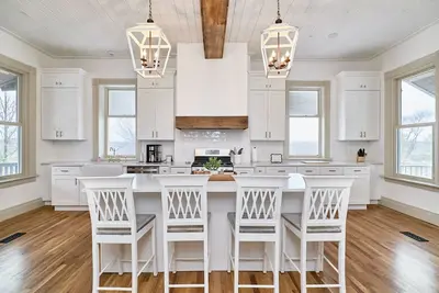 Image de Luxury on Fifth 4b 2. 5b for 10 Guests, 5min drive to Main St