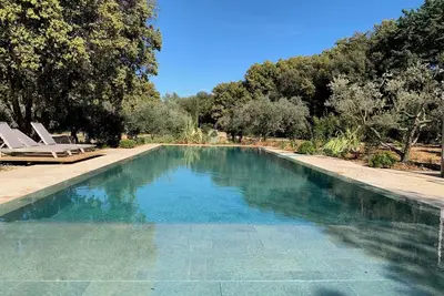 Image de Mas d’exception Eygalières! Au pieds Alpilles. Piscine et jacuzzi chauffés