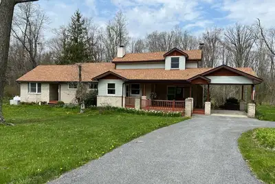 Image de The Andrew's House at the Caboose Farm