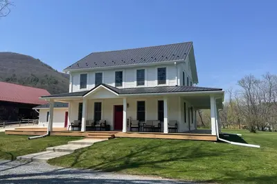 Image de Renovated farmhouse on Pine Creek