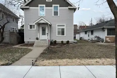 Image de Cozy, spacious 4 bedroom with built in fireplace by Powderhorn lake