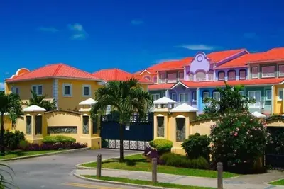 Image de The Bliss - 3 Bedroom Water-Front Condo