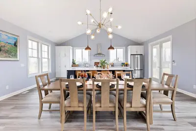 Image de Modern Farmhouse in Michigan Wine Country with pool