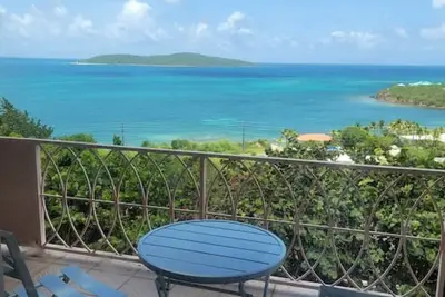 Image de 2 Bed 2. 5 Bath - Gorgeous Views of Buck Island