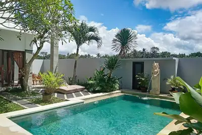 Image de Just outside Ubud, peaceful 3br Villa with rice field views.
