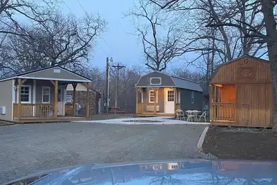 Image de New Cabin on Waterfront Property
