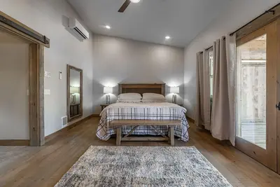 Image de Luxury Condo•Private Hot Tub•Mtn Views•7 mi to Gnp