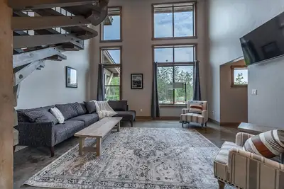 Modern 2bd/2ba Condo•Gnp Proximity•Private Spa•Bbq