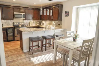 Image de Your home away from home awaits you!