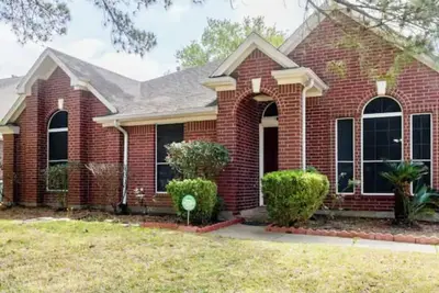 Image de Spacious and Cozy 4 bedroom 2 bathroom Game House