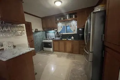 Image de Near all the places-- Family sized condo with balcony