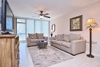 Image de Upgraded 1 Br/1 Bath Condo, Renovated Ground Floor Unit.