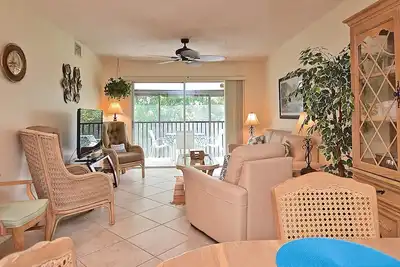 Image de Walk to #1 Siesta Beach, Htd Pool, Covered Parking.