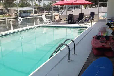 Image de Palmasola haus! canal front, salt water & heated pool only 2. 5 mi. from beaches