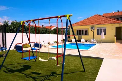 Image de Maison pour la famille avec la piscine Sukosan, Zadar (K-19564)