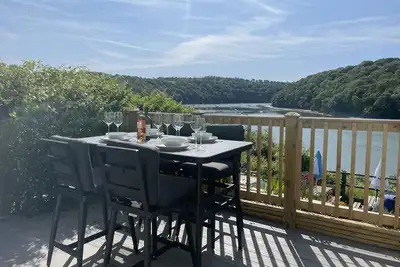 4 Trenhaile Terrace, character holiday cottage in Malpas, Cornwall