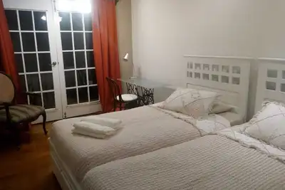 Image de House Close to Downtown in a private area
