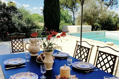 Image de Maison avec grande piscine surplombant la garrigue à 5min d'Uzès!