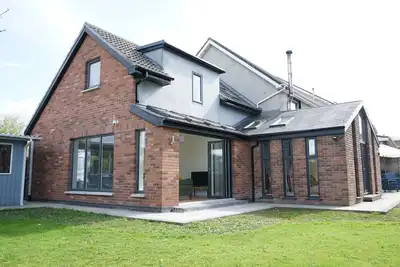 Image de Wonderful self contained space with a garden in Limerick