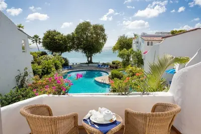 Image de Firefly at Merlin Bay, St James by Personal Villas - Beautiful Beachfront Townho