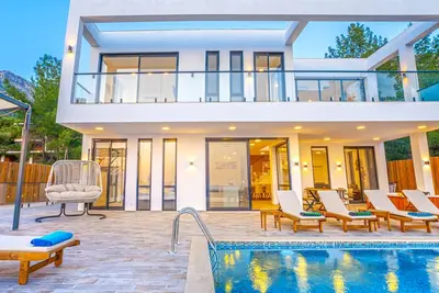 Luxury Villa with Private Pool