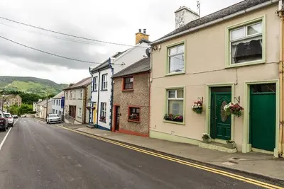 Millbrae Townhouse Buncrana Wild Atlantic Wanderer