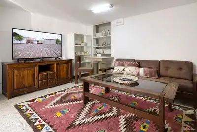 Image de Lovely & Budget apartment at the Center, gardens & German colony