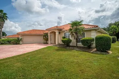 Image de Luxury with a pool Su