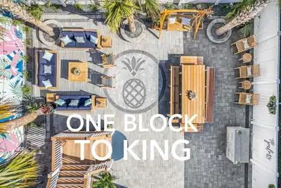 Image de Secluded Outdoor Oasis – 1 Block to King St!