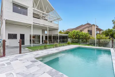 Image de Beachfront 3-Bed with Private Pool & Fireplace