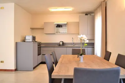 Image de Dark Porch Deluxe Apartment - Historic Center