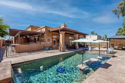 Image de Desert Pad for Large Groups & Families!