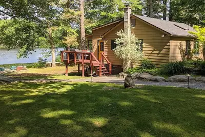 Image de Cottage on House Pond