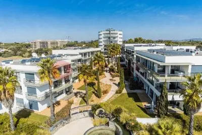 Image de Modern apartments 150m from the beach and close to the city