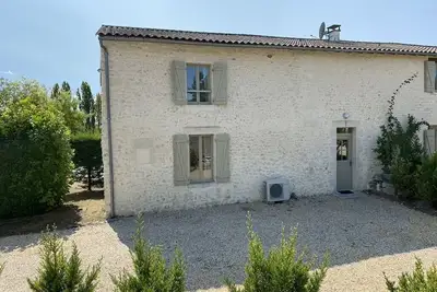 Image de Les Houx - Ancienne grange avec piscine privé