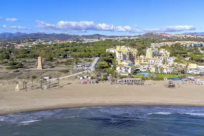 Image de Cubo's Penthouse Cabopino Port Marbella +Parking / wifi / vue sur la mer / parking inclus