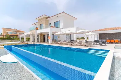 Image de Astounding Cyprus Villa | Aretousa Ena | 4 Bedrooms | Private Balcony & Pool View | Paphos