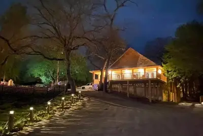 Image de New Cabin on Waterfront Property 4