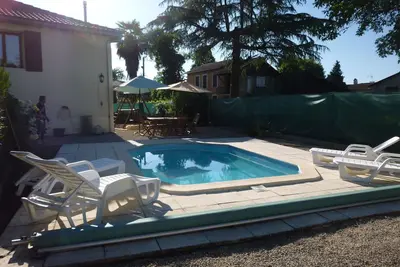 Image de Gîte rustique de charme avec piscine