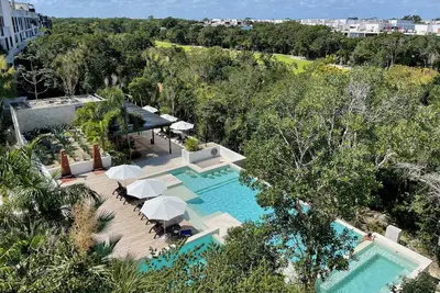 Upscale 2Br Penthouse Condo with RoofTop and Water Views